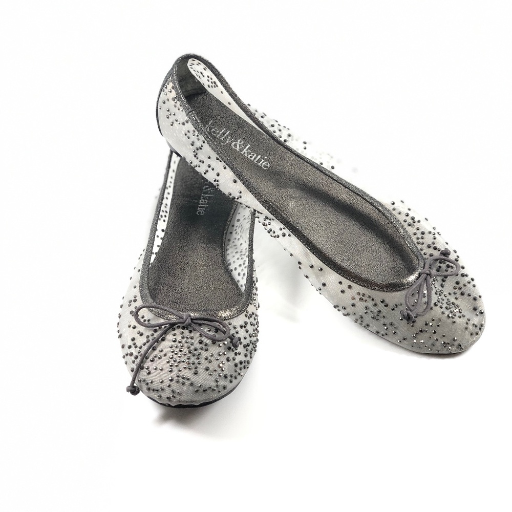 Shoes -- Flats